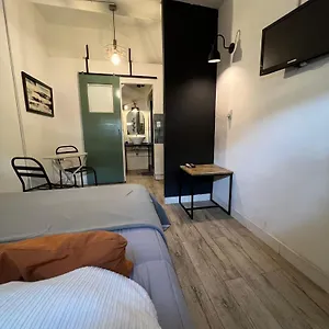 Monoambiente En Zona Residencial Apartamento